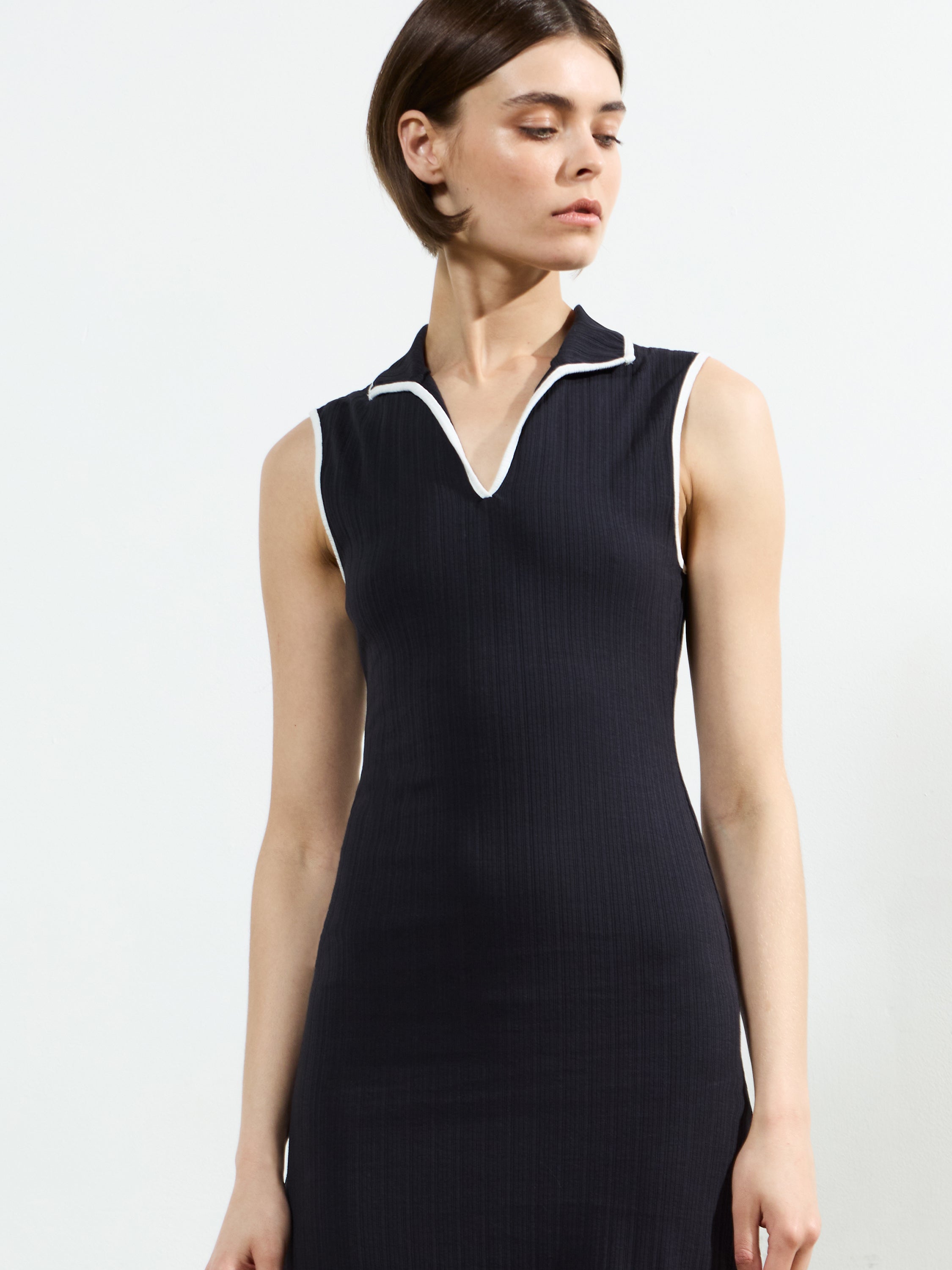 Sasia Rib Binding Collared Midi Dress