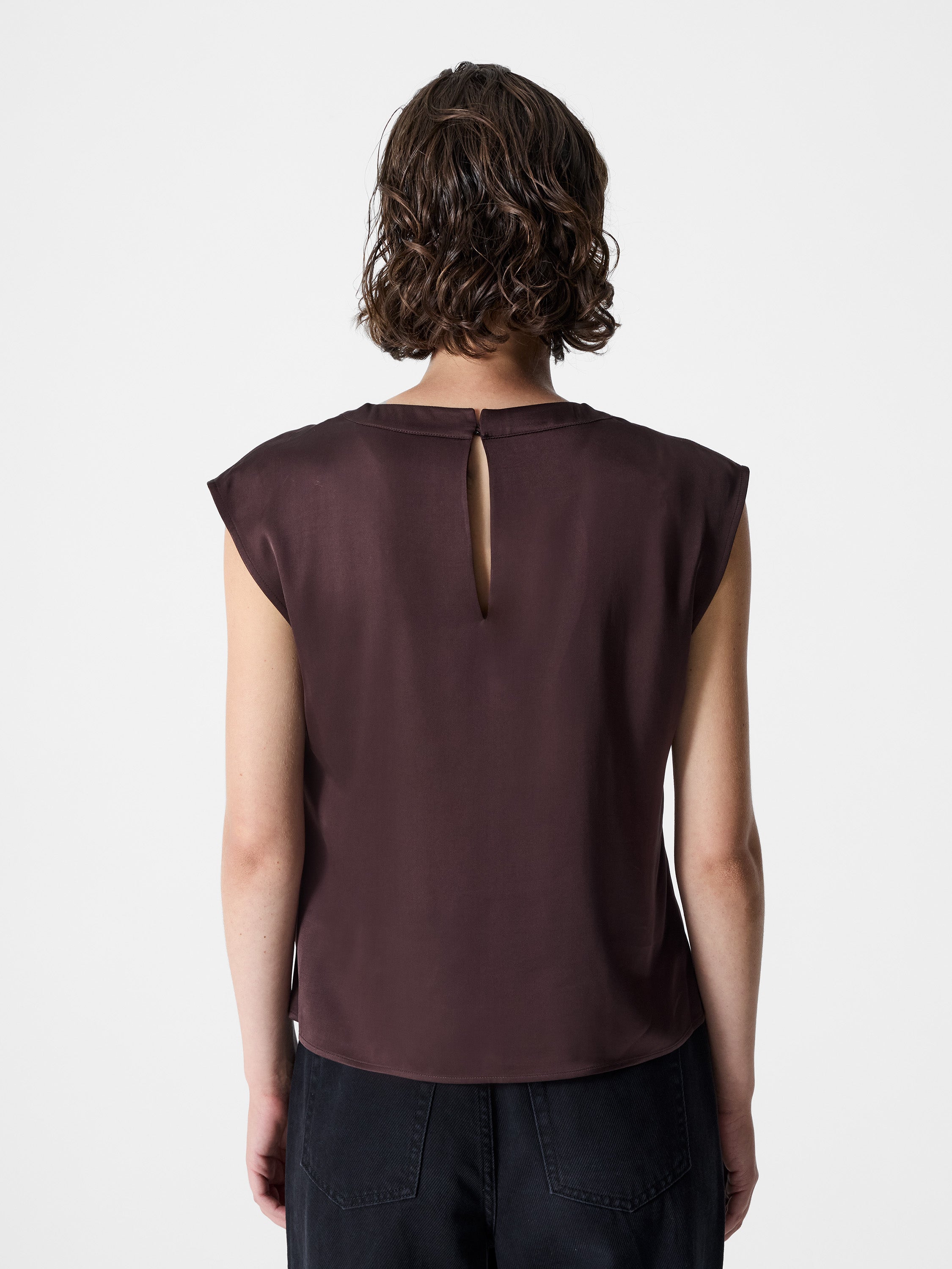 Sera Eco Satin Pleated Sleeveless Blouse