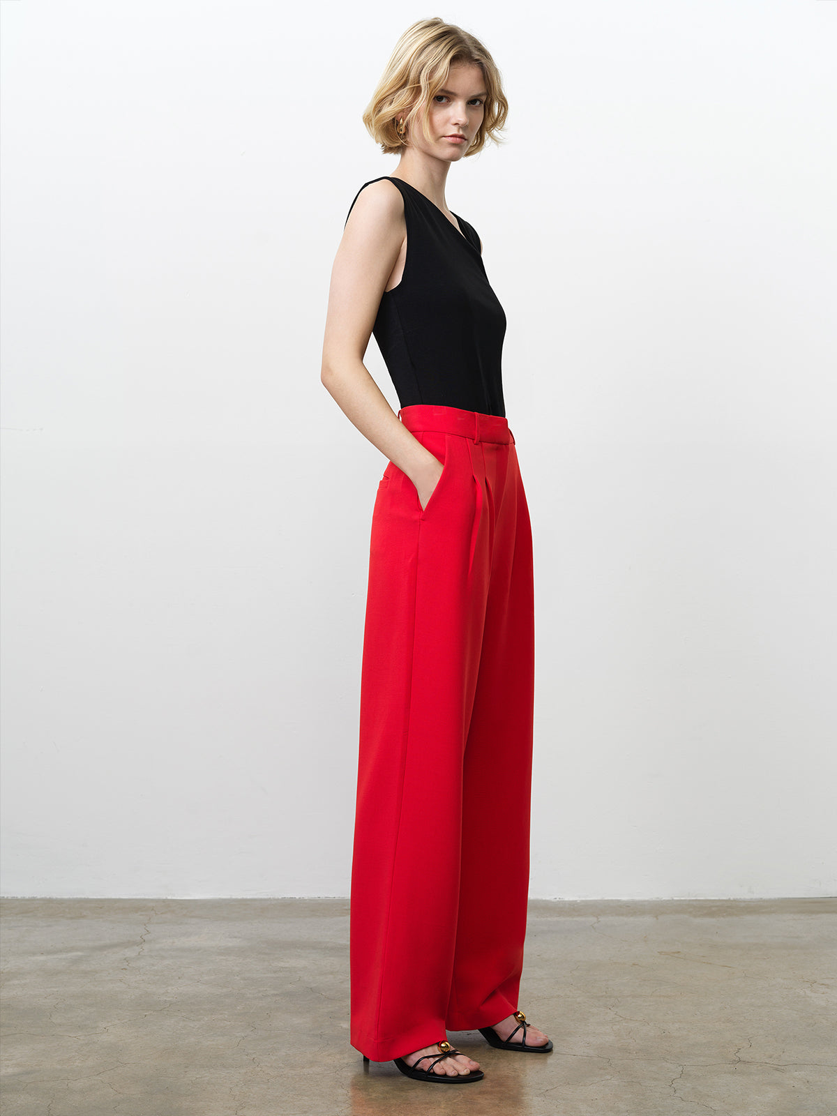 shop women's trousers