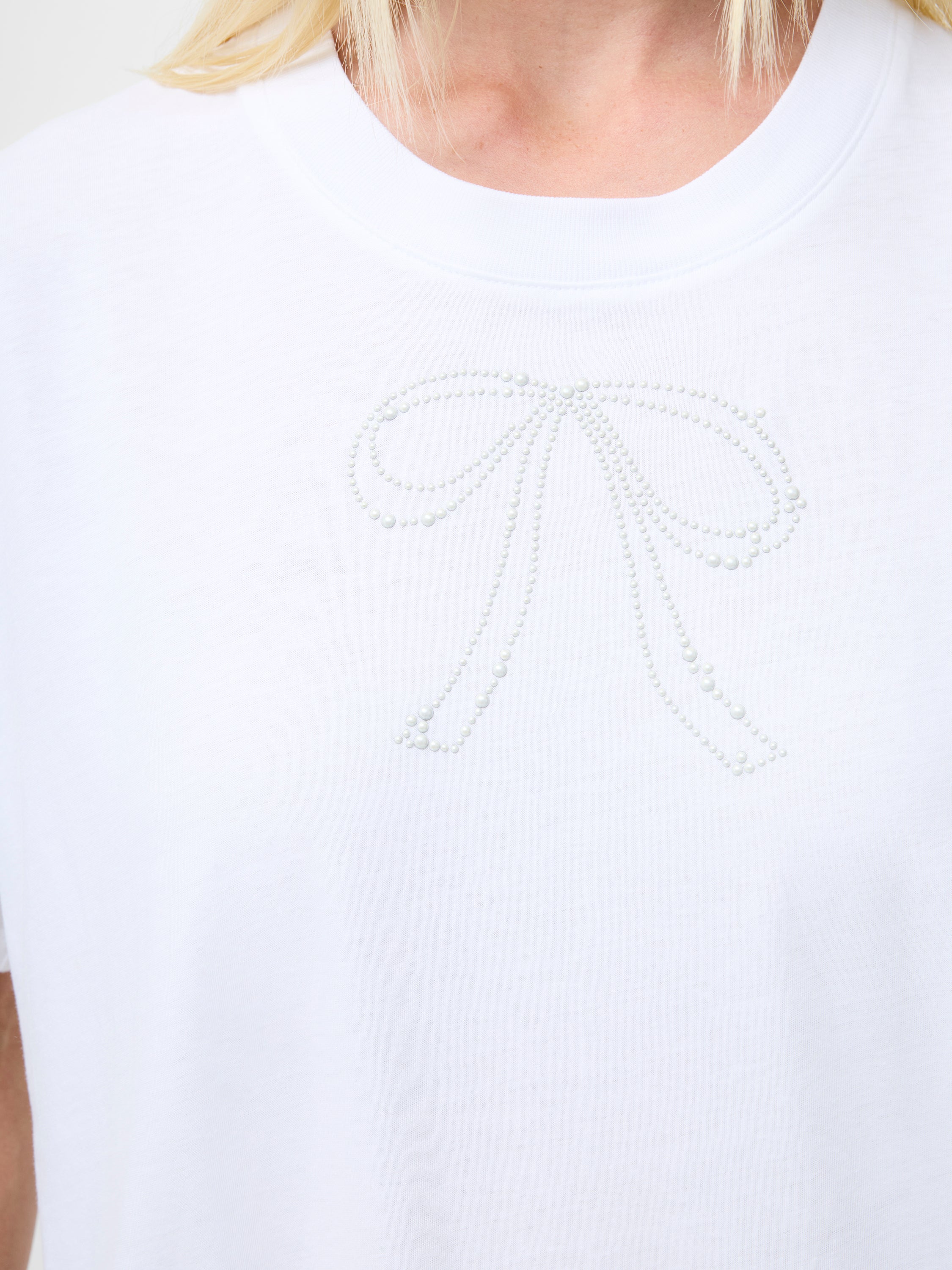 Pearl Hotfix Bow Short Sleeve T-Shirt