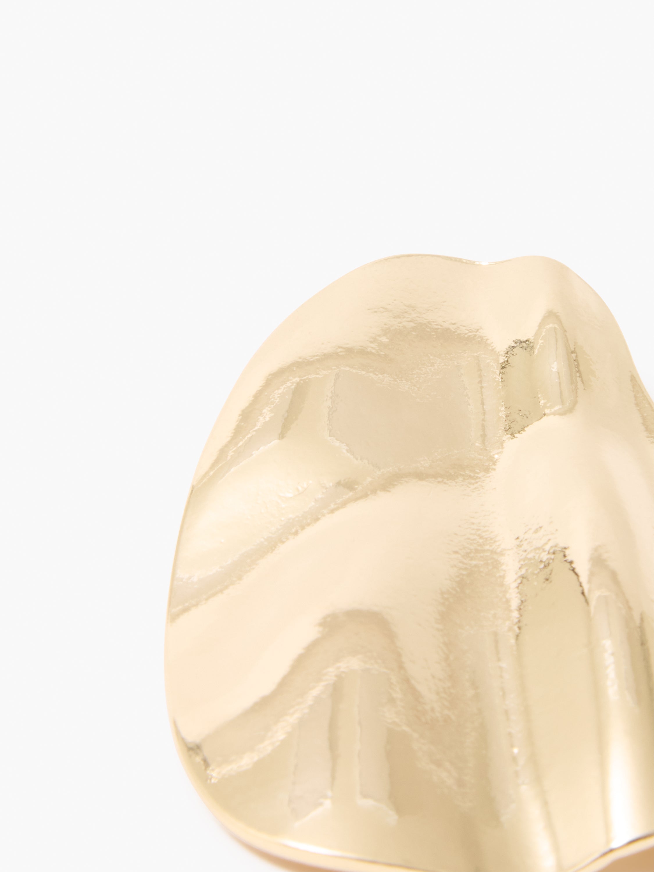 Large Pleated Oval Stud Er